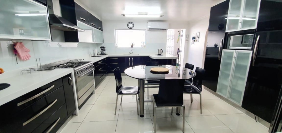 3 Bedroom Property for Sale in Charleston Hill Western Cape